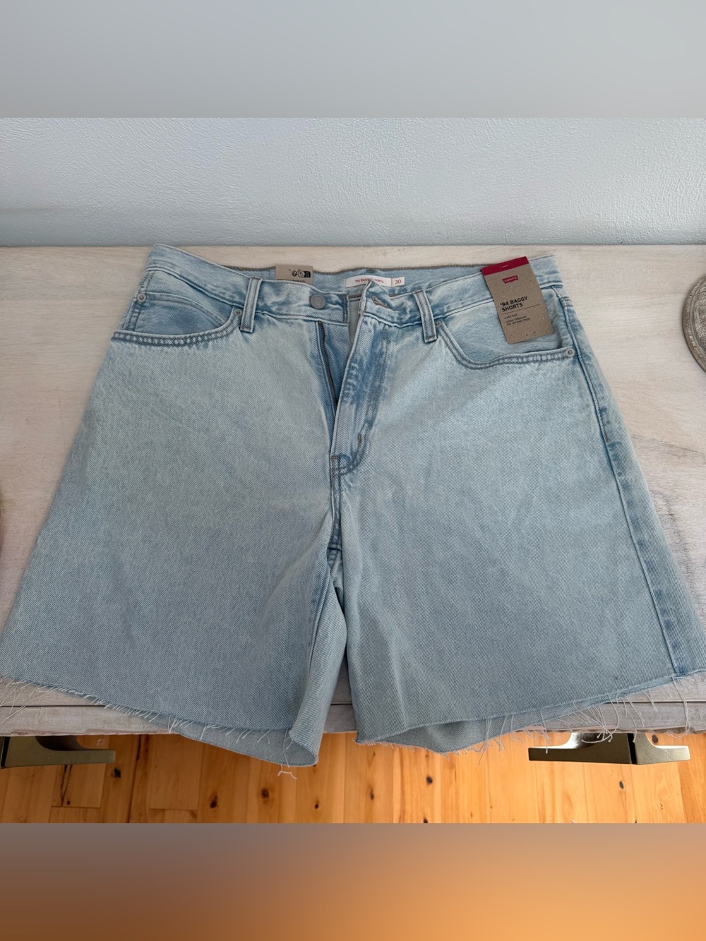 NWT Levi's Light Wash ‘94 Denim Baggy Denim Jean Shorts - Frayed Hem